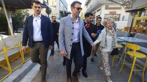 Αιχμές Ακρίτα για τις εκλογές στον ΣΥΡΙΖΑ: &quot;Ψηλός, ξανθός και γκέι δεν μπορεί να βάλει υποψηφιότητα&quot;