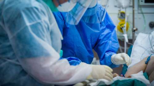 Έρευνα: Πόσο επιβαρύνει τους ασθενείς με καρκίνο ο κορονοϊός