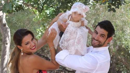 Μία χαρούμενη οικογένεια: Η δημόσια εμφάνιση της Ελένης Χατζίδου με τον Ετεοκλή Παύλου και την κόρη τους