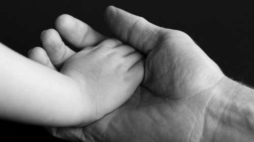 Θρήνος στην Πάτρα: Κλινικά νεκρός ο 6χρονος που έπεσε από το μπαλκόνι - Συγκλονίζουν οι γονείς που δώρισαν τα όργανά του