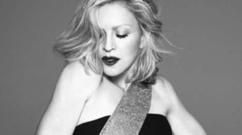 Κολάζει και στα 63 της η &quot;θεά&quot; Μαντόνα: Αποκαλυπτική φωτογραφία μόνο με τα μαύρα εσώρουχά της