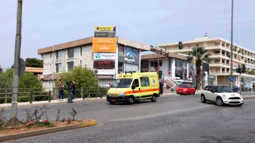 Αυτοκίνητο παρέσυρε και τραυμάτισε πεζό στην Κωνσταντινουπόλεως