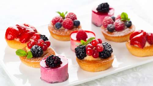 Εορτολόγιο: Ολα τα ονόματα που γιορτάζουν σήμερα, Παρασκευή 29 Απριλίου