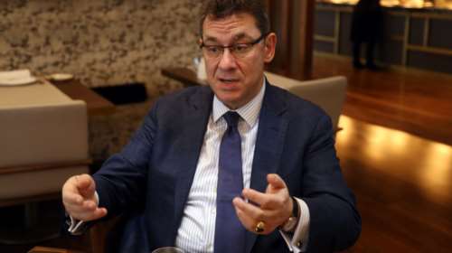 Κορονοϊός: Πρώτος θα κάνει το εμβόλιο της Pfizer ο Μπουρλά- &quot;Οι άνθρωποι θα πιστέψουν εάν ο CEO εμβολιαστεί&quot;