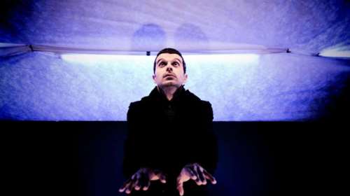 Ο σκοτεινός κόσμος της &quot;Οικογένειας Τσέντσι&quot; επιστρέφει στη σκηνή - Των Ανδρέαδη &amp; Ασπρούλη