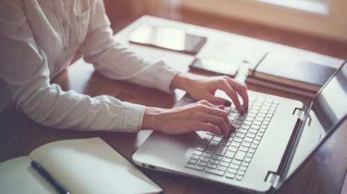 Τηλεργασία: Ο κατάλογος των παθήσεων που μπορούν να τη δικαιολογήσουν - Η διαδικασία