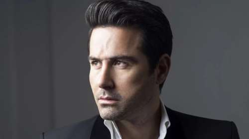 Υποδεχτείτε το 2025 με δέος και ένα NYE party!