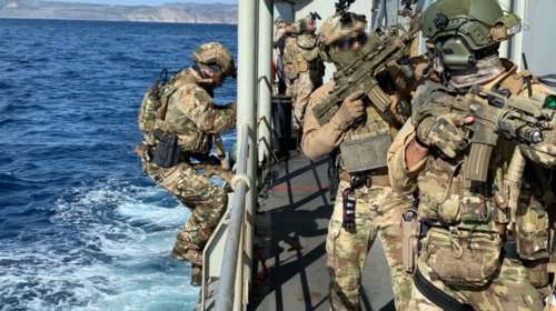 Ανατολική Μεσόγειος: Εντυπωσιακή άσκηση Ειδικών Δυνάμεων Ελλάδας, ΗΠΑ και Κύπρου [Εικόνες]