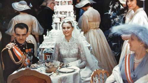 Επτά πράγματα που δεν γνωρίζατε για το ανυπέρβλητο νυφικό της Γκρέις Κέλι, που αποτελεί επιρροή μέχρι σήμερα