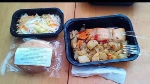 Θύελλα αντιδράσεων από την απόφαση να επανέρθει στη σίτιση η εταιρεία catering που ευθύνεται για τη δηλητηρίαση παιδιών