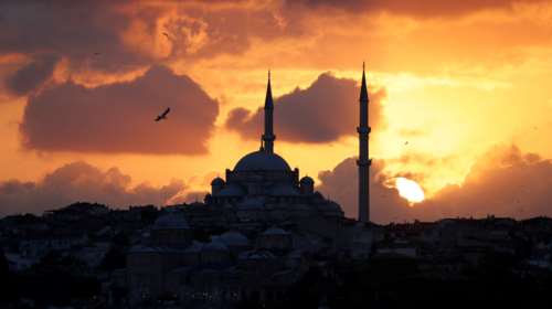 Τουρκία: Η Κεντρική Τράπεζα αύξησε τα επιτόκια για να σταματήσει την κατρακύλα της λίρας