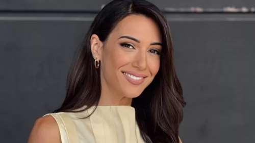 Η Ευγενία Σαμαρά με το διαχρονικό μαγιό που πρέπει να έχεις και δεν είναι μαύρο