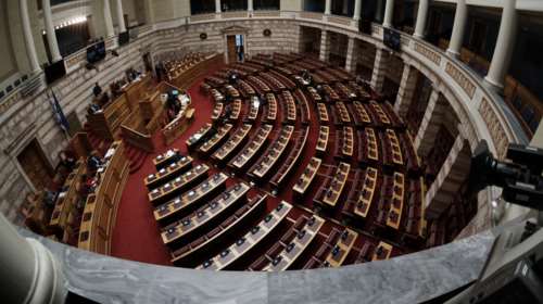 Βουλή: Ομόθυμη καταδίκη των τουρκικών προκλήσεων από τα κόμματα - &quot;Τρικ που δεν πείθουν&quot;