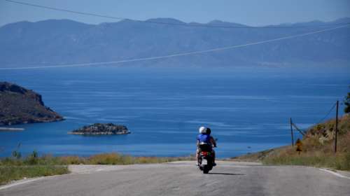 Καιρός: Μικρό καλοκαιράκι με άνοδο της θερμοκρασίας - Πού θα έχει συννεφιά και τοπικές βροχές