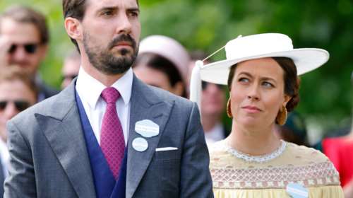 Νίνα Φλορ: Κλειστή γιορτή στο πλευρό του συζύγου της - Τα εντυπωσιακά σκουλαρίκια της