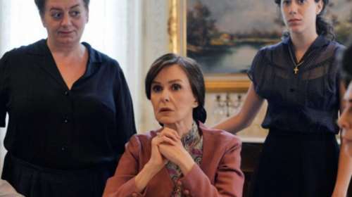 Άγριες Μέλισσες: Η Κάτια Δανδουλάκη έδωσε το spoiler που περιμέναμε όλοι [video]