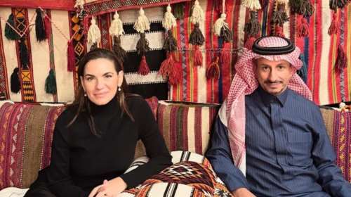 Η Όλγα Κεφαλογιάννη στη Σαουδική Αραβία : Super chic η υπουργός Τουρισμού στην έρημο
