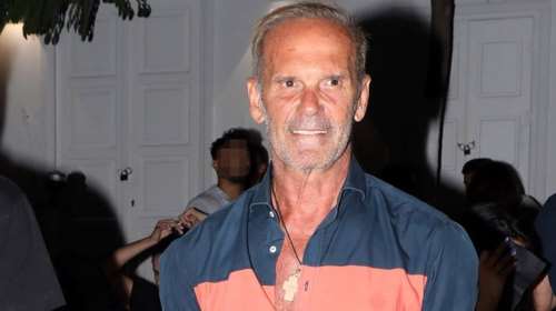 Ο Πέτρος Κωστόπουλος μαγειρεύει μακαρονάδα vongole για την κόρη του και τον γαμπρό του