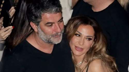 Δέσποινα Βανδή: Αγκαλιά με τον Βασίλη Μπισμπίκη σε βραδινή βόλτα - Το puffer της τραγουδίστριας