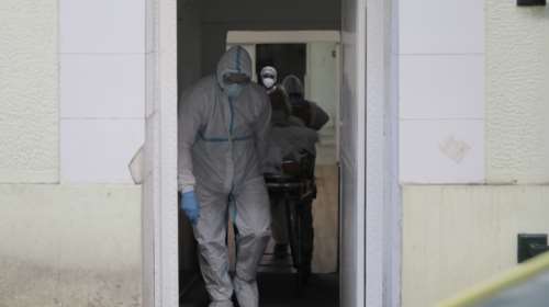 Εφιάλτης στο γηροκομείο στον Άγιο Παντελεήμονα: Τι υποστηρίζει ο ιδιοκτήτης του για τα κρούσματα κορονοϊού [Βίντεο]