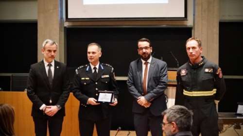 Βραβεύτηκαν διασώστες της ΕΜΑΚ και του ΕΚΑΒ για τη συνδρομή τους σε Τουρκία και Τέμπη