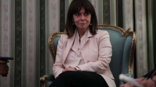 Οι πρωτοχρονιάτικες ευχές της Κατερίνας Σακελλαροπούλου σε όσους είναι μακριά από τα σπίτια τους