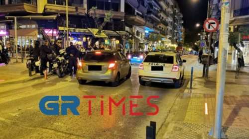 Επεισόδια στη Θεσσαλονίκη: Η αστυνομία παρενέβη και διέλυσε συγκέντρωση έξω από take away μπαρ [εικόνες]