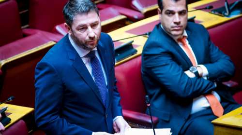 Πλεύρης: Διαγκωνισμός ΠΑΣΟΚ-ΣΥΡΙΖΑ για μικροκομματικά οφέλη στην τραγωδία των Τεμπών -  Η αντίδραση Ανδρουλάκη