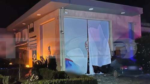 Αγρίνιο: Xωρίς δίπλωμα ο οδηγός του αυτοκίνητου που &quot;καρφώθηκε&quot; σε επιχείρηση υγραερίου -  Εξαφανίστηκε σε δευτερόλεπτα