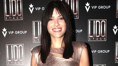 Η Λάουρα Νάργες αγνώριστη το 2014: Τα μακριά ξανθά μαλλιά και το σέξι εφαρμοστό φόρεμα