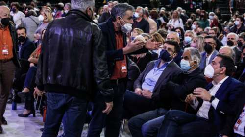 Μεγάλη ένταση στο συνέδριο του ΣΥΡΙΖΑ: Στις 15 Μαΐου η ψηφοφορία για τις αλλαγές