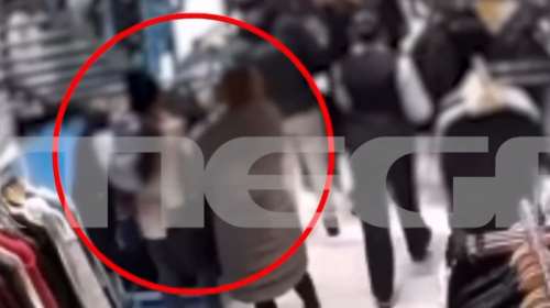 Θεσσαλονίκη: Μάστιγα οι κλοπές ρούχων από καταστήματα - Τα παίρνουν με τις κρεμάστρες ανενόχλητοι - Βίντεο ντοκουμέντο