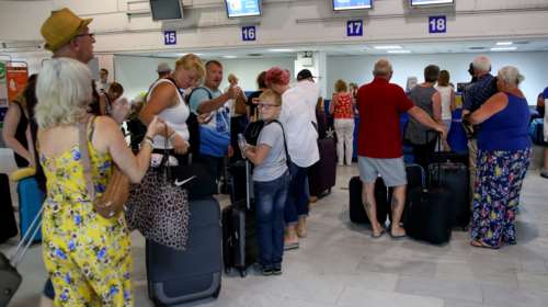 Ηράκλειο: Δεν επιστρέφουν στην πατρίδα τους Ισραηλινοί τουρίστες γιατί φοβούνται τις εχθροπραξίες