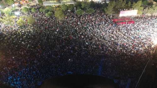 Λαοθάλασσα την πρώτη μέρα του Φεστιβάλ της ΚΝΕ - Με Παπακωνσταντίνου, Νταλάρα, Φαραντούρη [εικόνες - βίντεο]