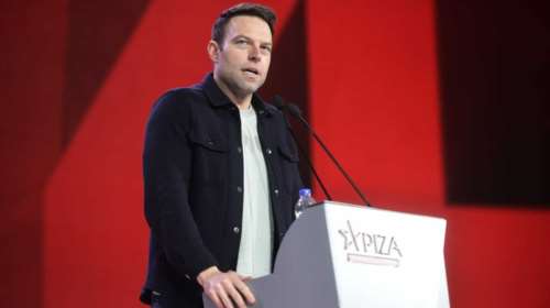 Στέφανος Κασσελάκης για Καραμανλή: Δεν έφταιγεν ο ίδιος, τόσος ήτανε - Γίγαντες στη συγκάλυψη, νάνοι στη συναίσθηση