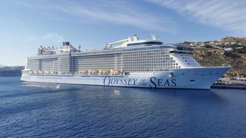 "Odyssey of the Seas": Το πλωτό παλάτι που "έκρυψε" τη Μύκονο [εικόνες - βίντεο]