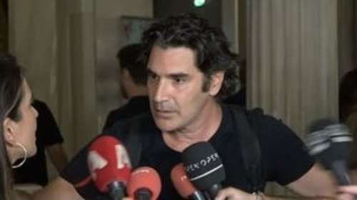 Ο Χριστόφορος Παπακαλιάτης έμαθε on camera τον χαμό του Κώστα Καζάκου: &quot;Τι μου το λέτε αυτό ζωντανά ρε παιδιά;&quot;