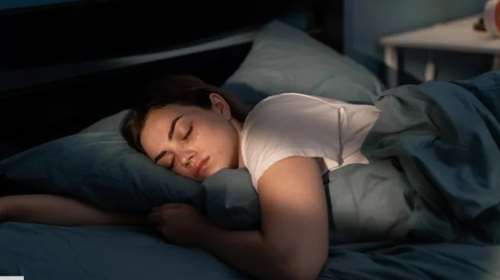 Νιώθεις ότι δεν ξεκουράζεσαι όταν κοιμάσαι; Καρδιολόγος δίνει tips για ποιοτικό ύπνο