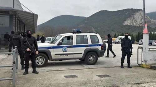 Έτσι δρούσε το κύκλωμα με τους αστυνομικούς που έβγαζε πλαστές ταυτότητες και διαβατήρια