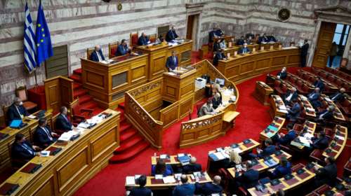 Bουλή: Στην Ολομέλεια το νομοσχέδιο του Υπουργείου Εσωτερικών για τη Δημόσια Διοίκηση