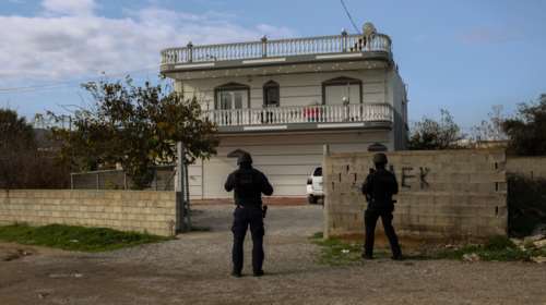 Μεγάλη αστυνομική επιχείρηση στο Ζεφύρι μετά το σόου με τα περίστροφα των Ρομά - Οκτώ συλλήψεις