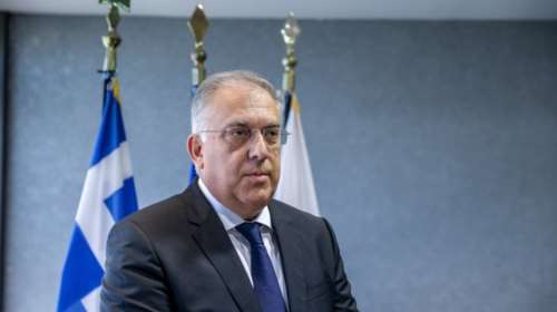 Υπόθεση Θεοδωρικάκου: Η κυβέρνηση τον στηρίζει, ο Τσίπρας ζητά την παραίτησή του- Το ρεπορτάζ του Mega που άναψε φωτιές