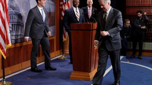 ΗΠΑ: Η Γερουσία ενέκρινε ομόφωνα το ιστορικό πακέτο - μαμούθ δύο τρισ. δολαρίων