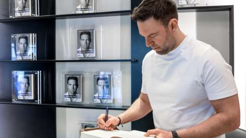 Πόθεν Εσχες: Τρία ακίνητα και εισοδήματα 1,7 εκ ευρώ για το ζεύγος Στ. Κασσελάκη - Τάιλερ Μακμπέθ