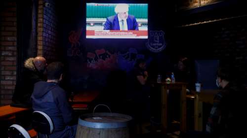 Κορονοϊός: Το νέο &quot;τριφασικό&quot; σύστημα μέτρων παρουσίασε ο Τζόνσον - Πώς θα εφαρμόζεται