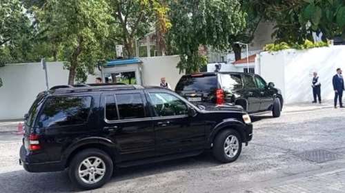 Έφτασε στην Αθήνα η Κίμπερλι Γκιλφόιλ:  Κινητικότητα στην πρεσβευτική κατοικία στο Κολωνάκι