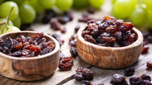 Σταφίδες ή σταφύλια: Οι θρεπτικές τους ιδιότητες και ποιο προτιμούν οι διατροφολόγοι