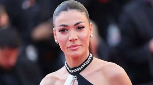 Η Ήβη Αδάμου στις Κάννες: Τράβηξε όλα τα βλέμματα στο κόκκινο χαλί του Φεστιβάλ