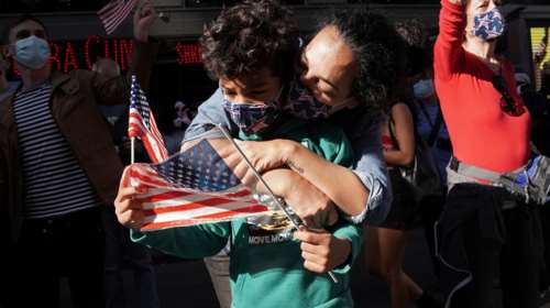 Εκλογές ΗΠΑ 2020: Γλέντια, πανηγυρισμοί και.. κλάξον στον Λευκό Οίκο για τη νίκη  Μπάιντεν [Εικόνες]