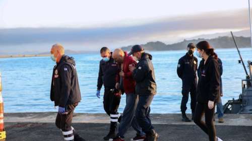 Φωτιά σε πλοίο: Στο νοσοκομείο Κέρκυρας ο επιβάτης με αναπνευστικά προβλήματα [εικόνες]